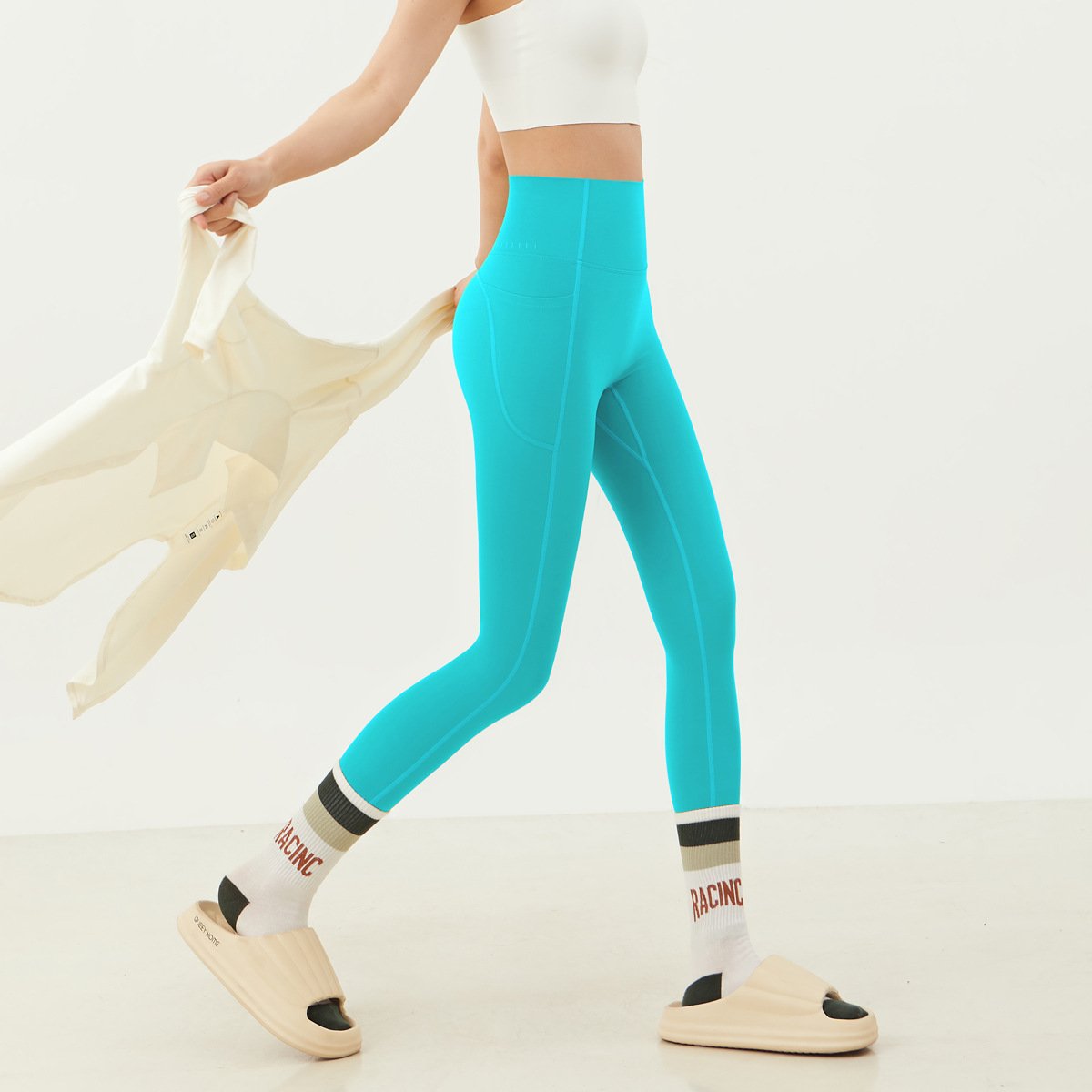 High-Waist Yoga Leggings with Pockets – Quick-Dry & Stretchy