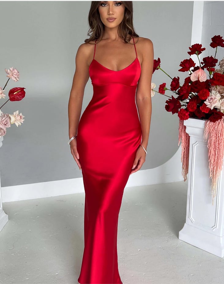 One-Shoulder Slit Dress – Elegant & Sexy Evening Wear